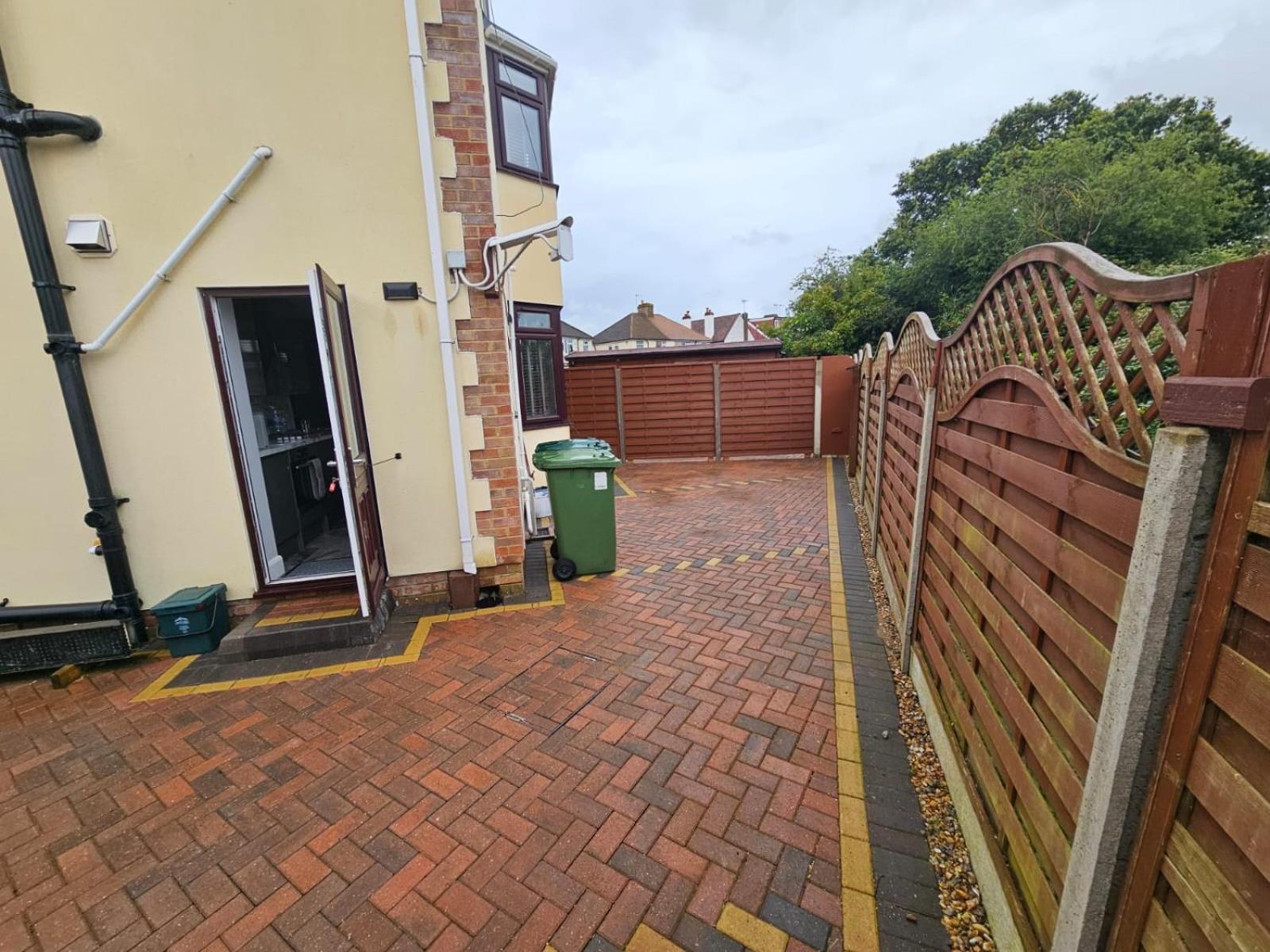 Shortwood Stay