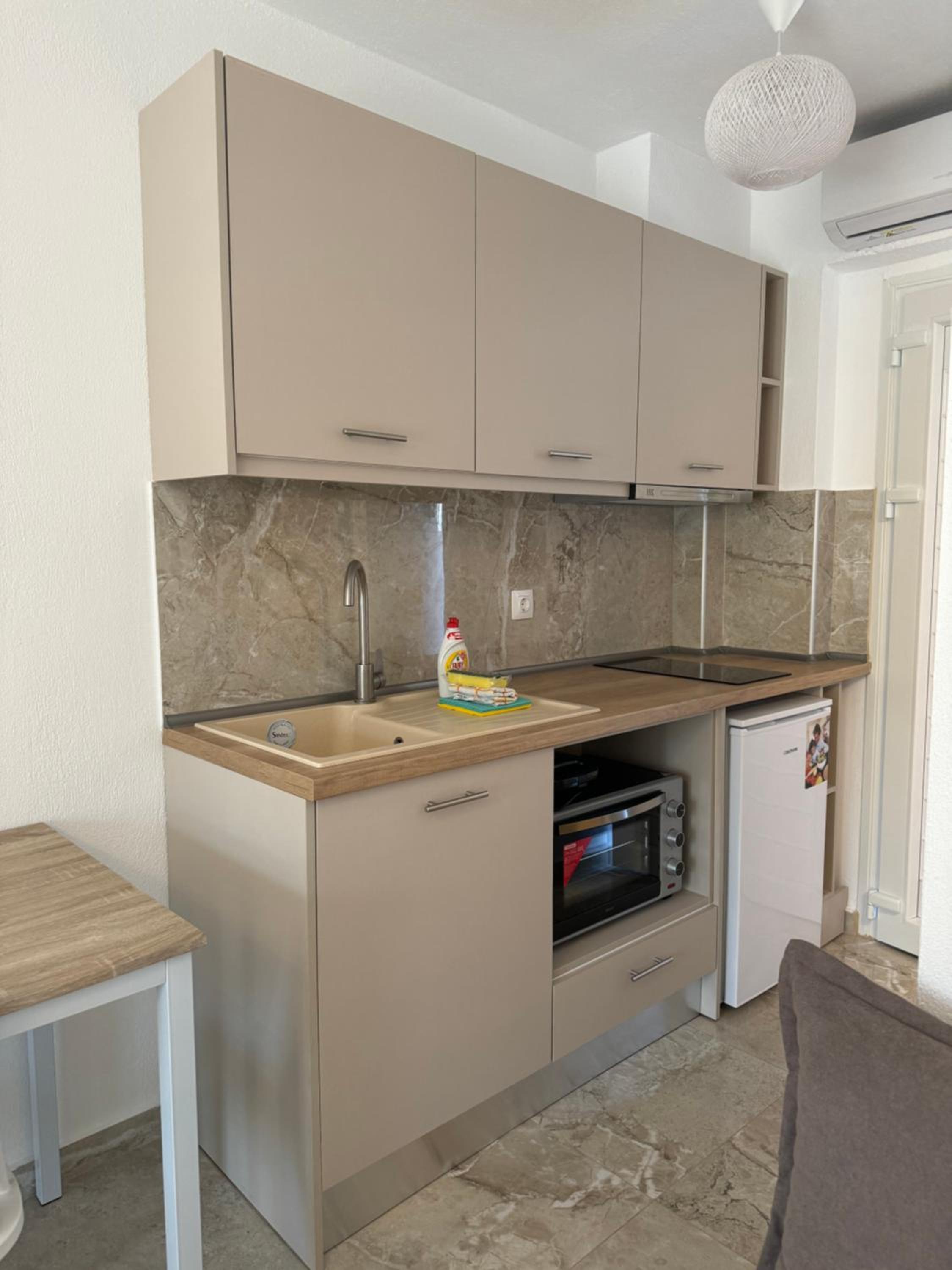 OASIS luxury apartments and rooms nikiti