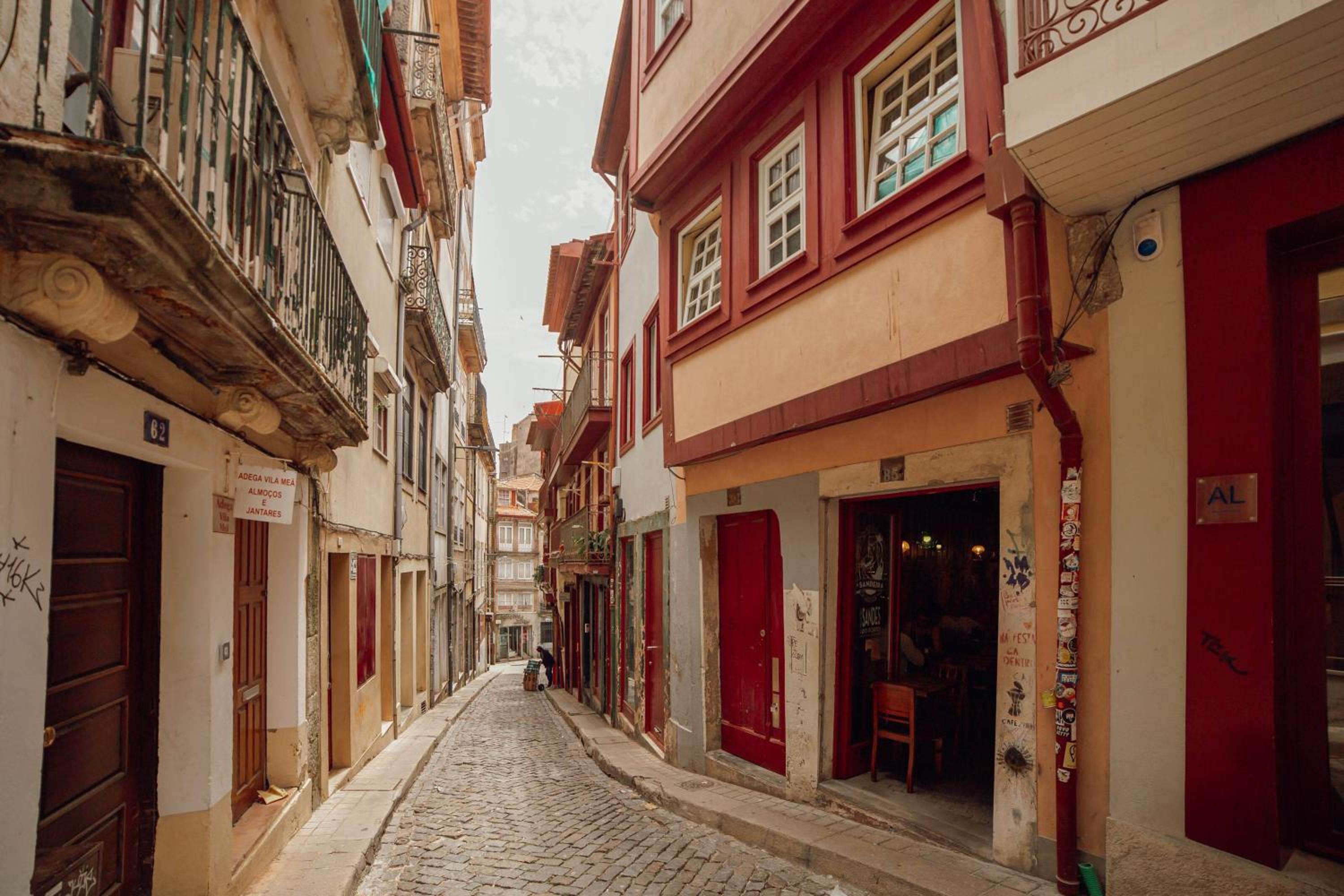 Clérigos Vintage by Hosty view 2