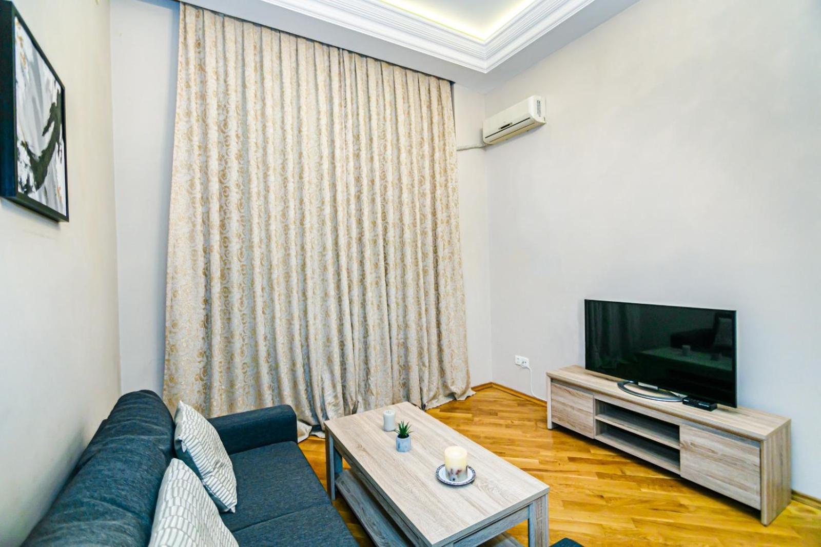 Apartment Adore