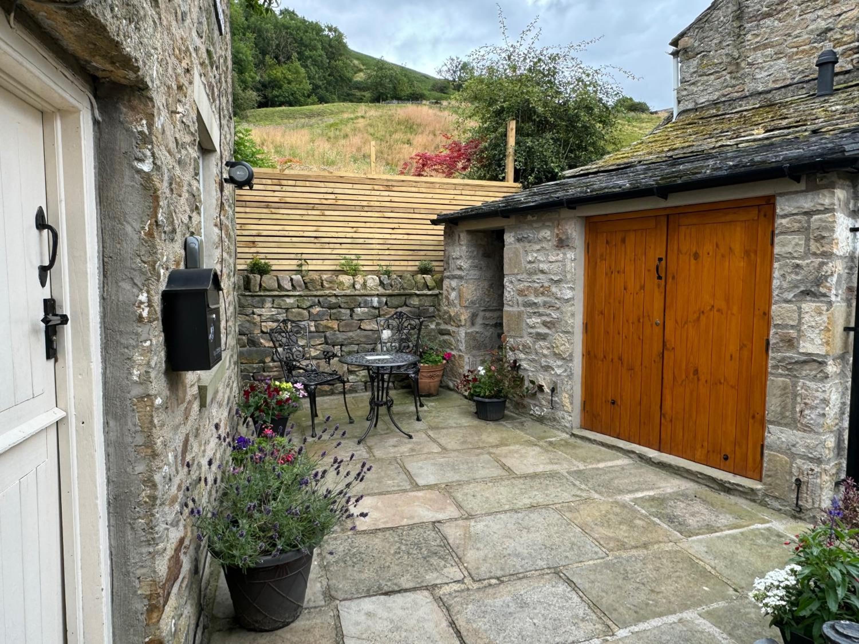 Ivy Cottage view 3