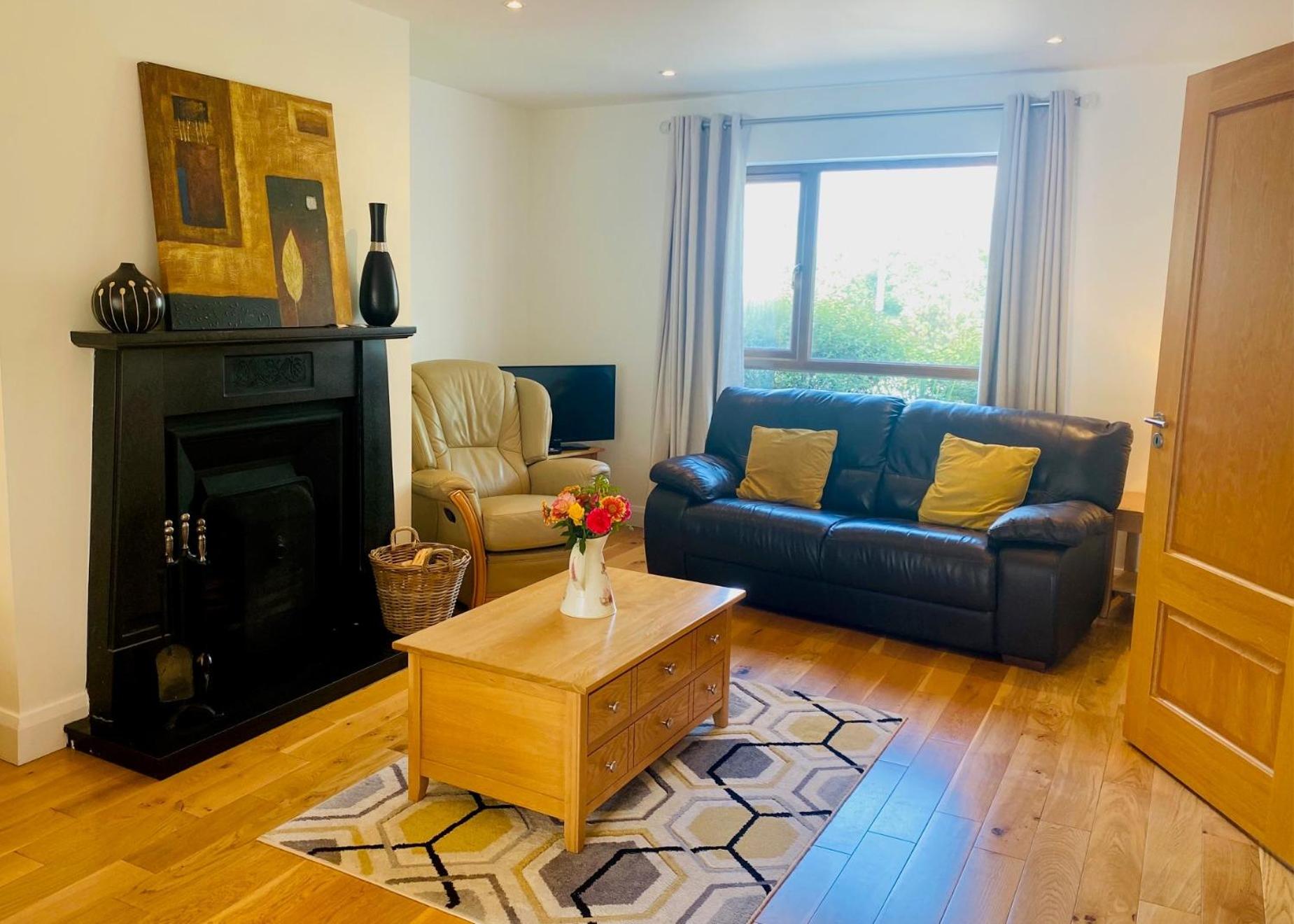 Holiday home within easy walking distance to Kenmare view 4