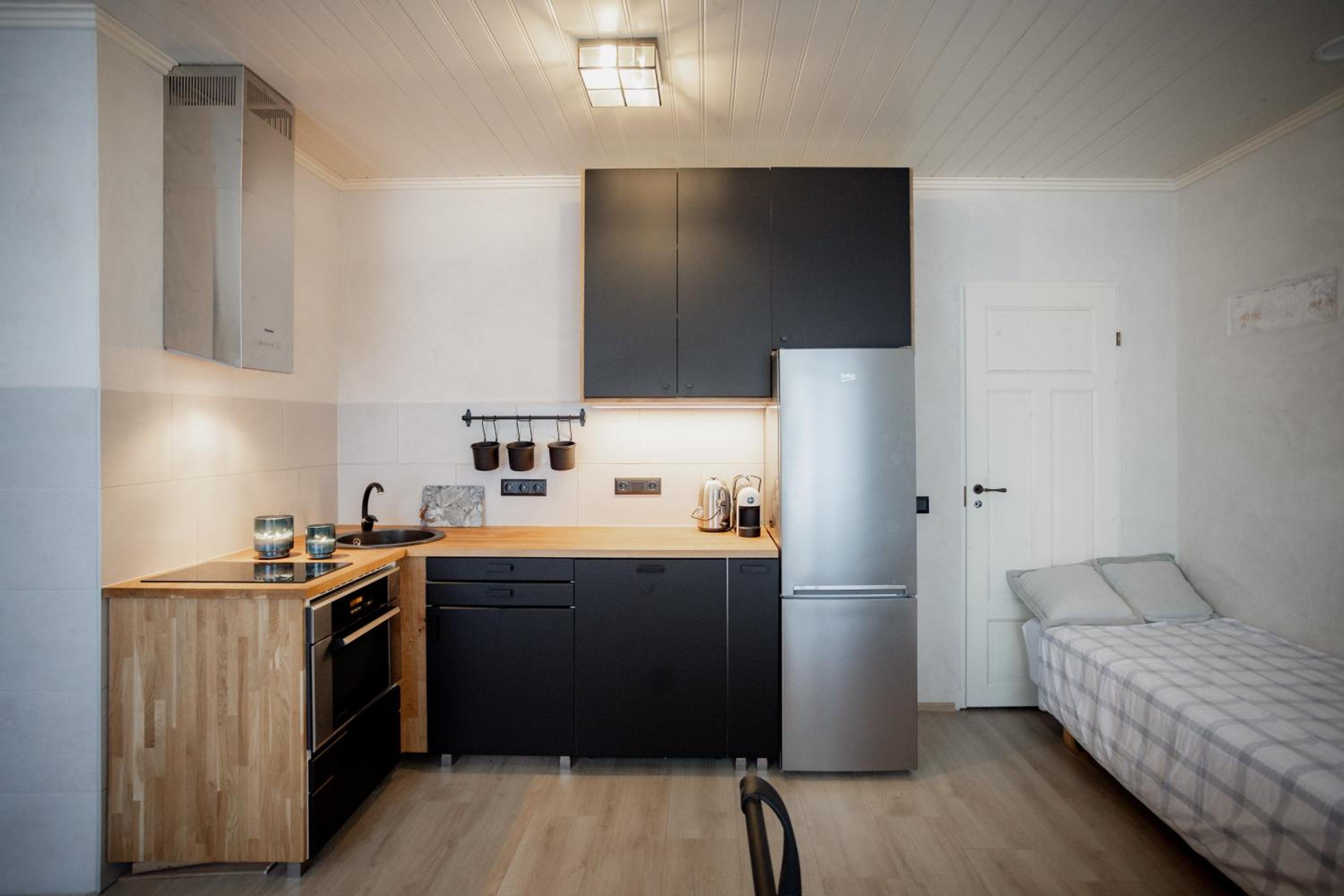 Von Aghte Small Studio
