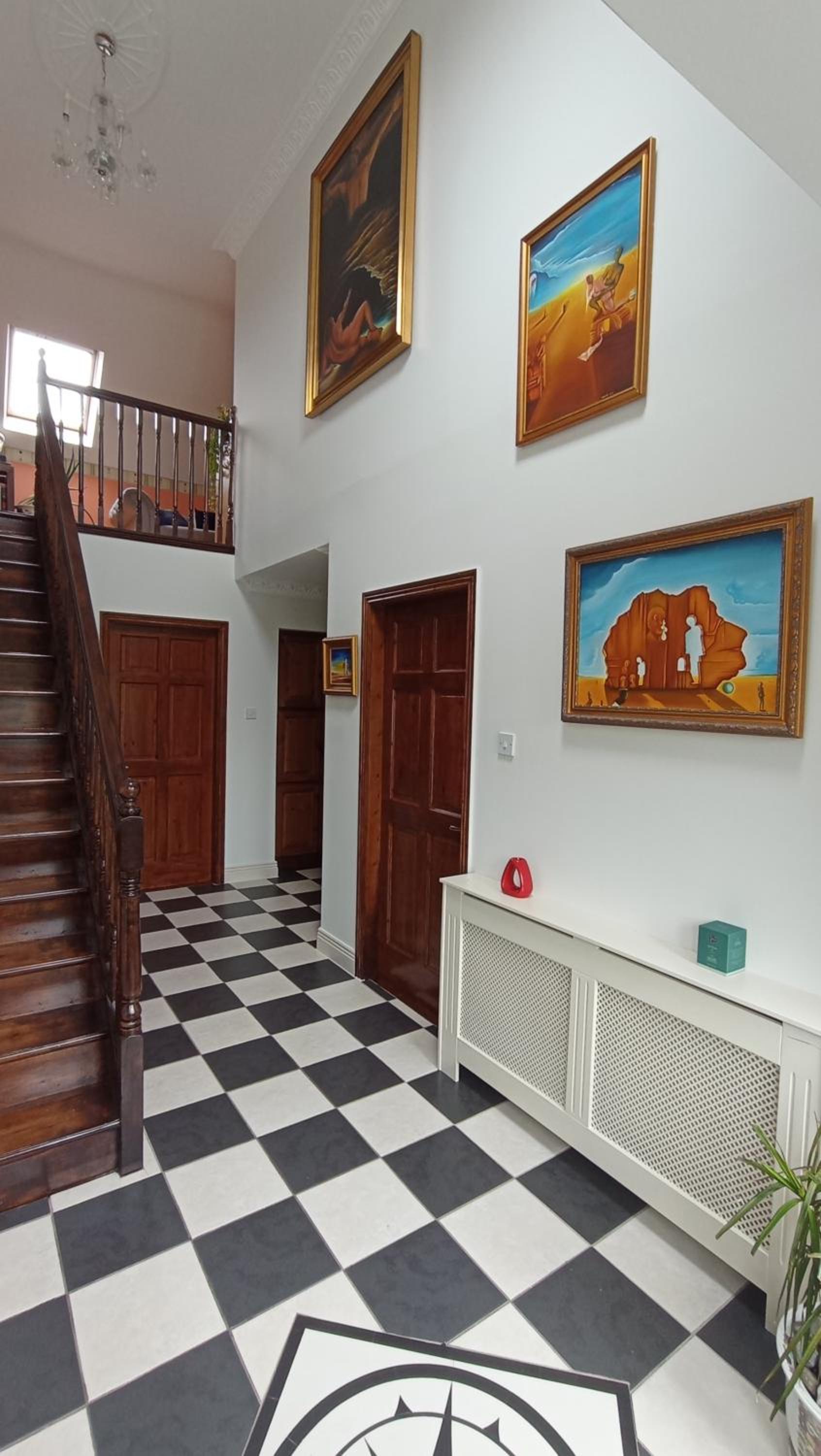 Bottega Guesthouse and Gallery