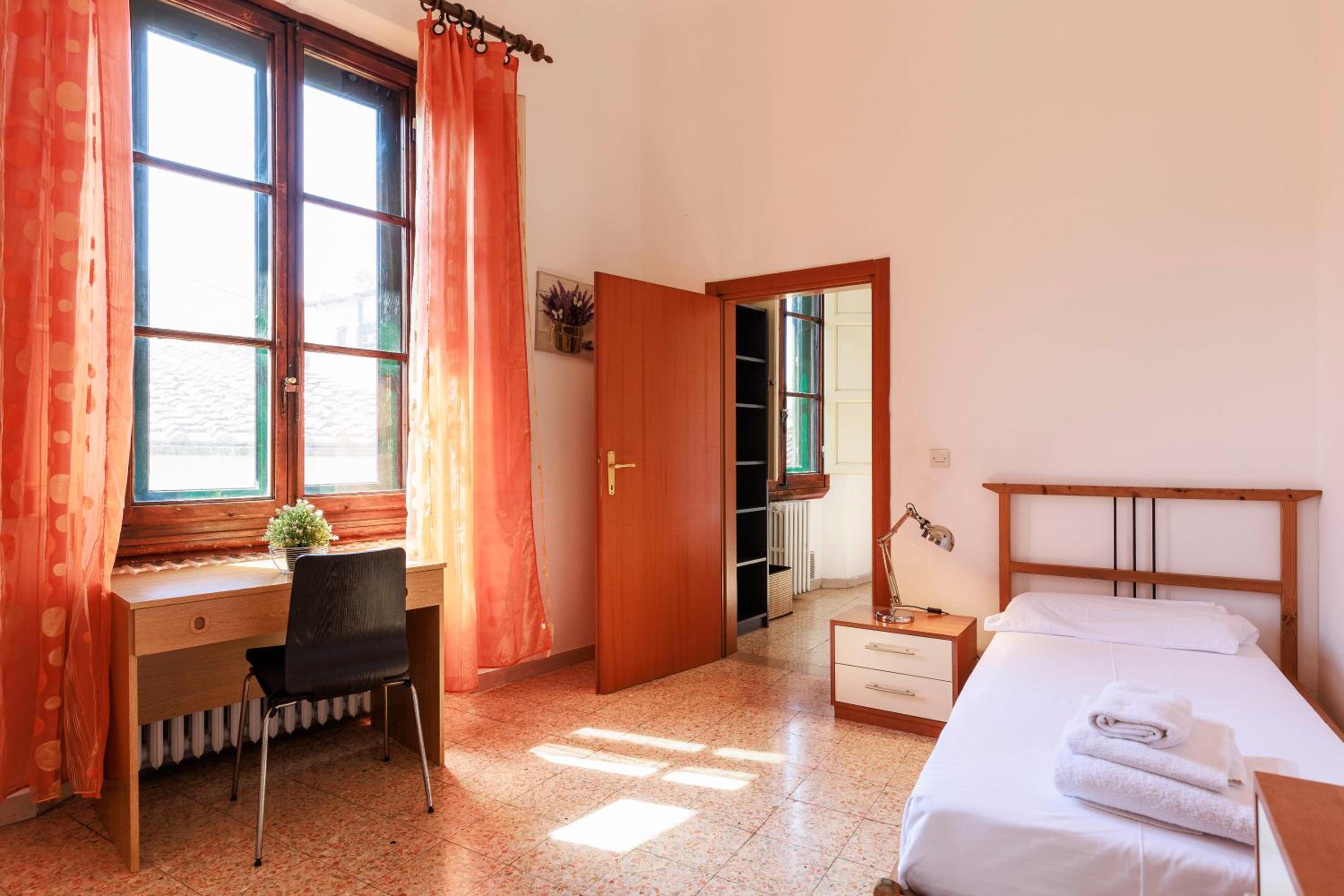 Faenza Huge Apartment