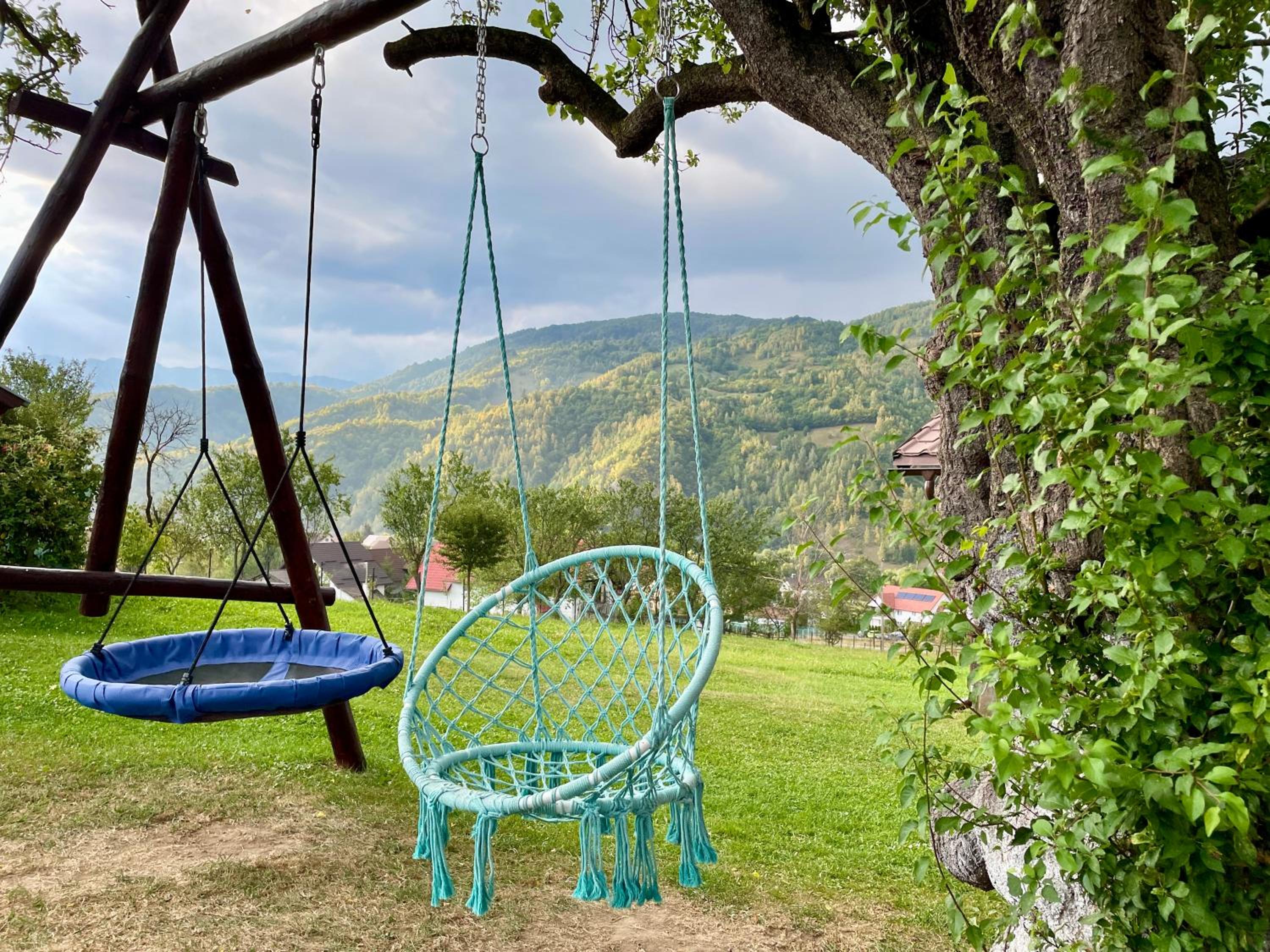 Casa Elena - vedere la munte view 3