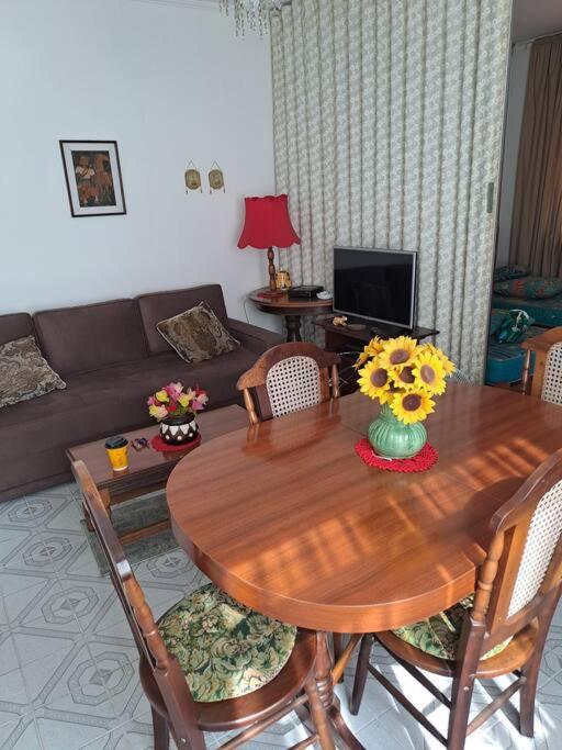 Ótimo apartamento no Embaré