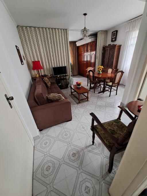 Ótimo apartamento no Embaré