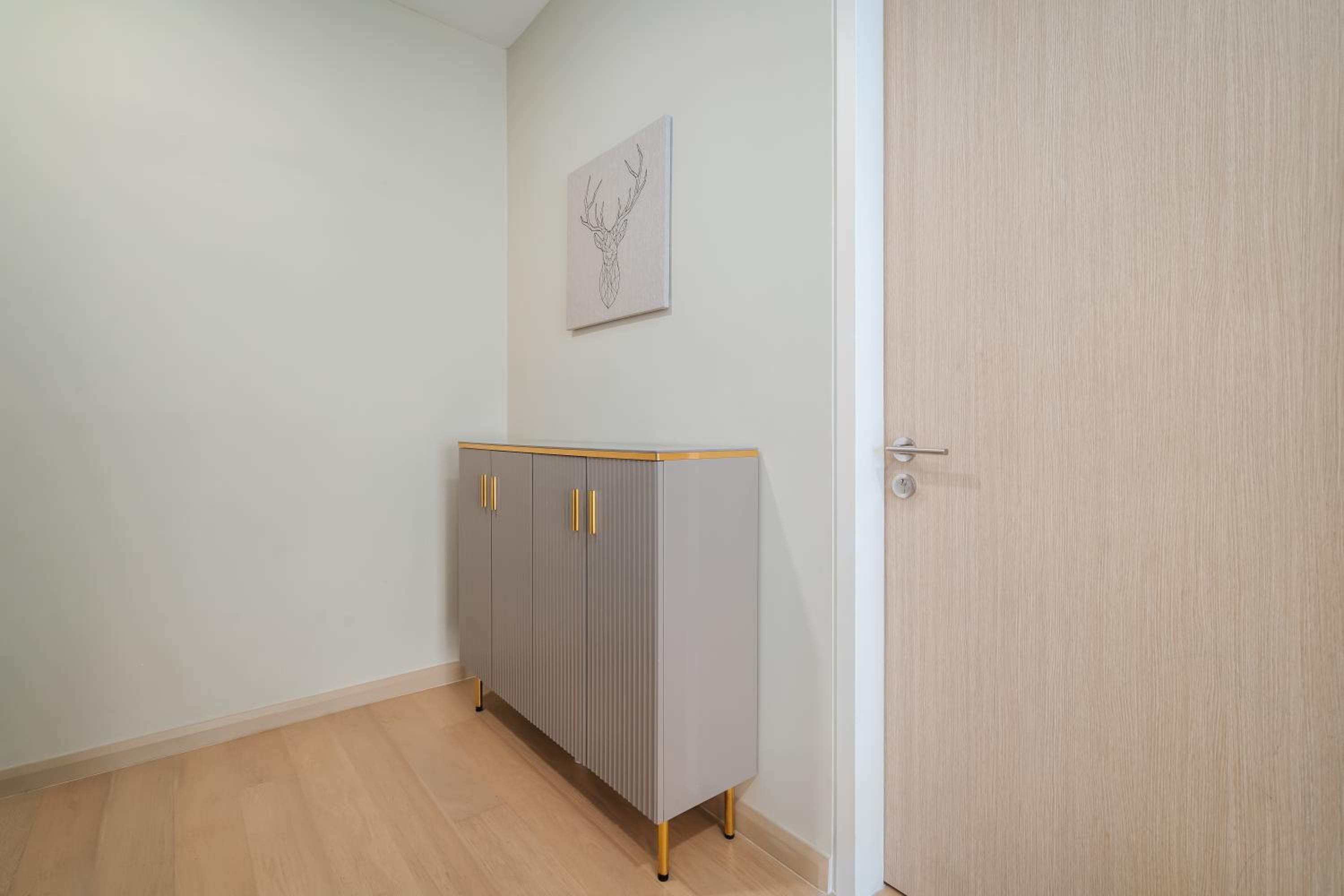 Deluxe 2BR Suite 400m to KLCC and LRT Station