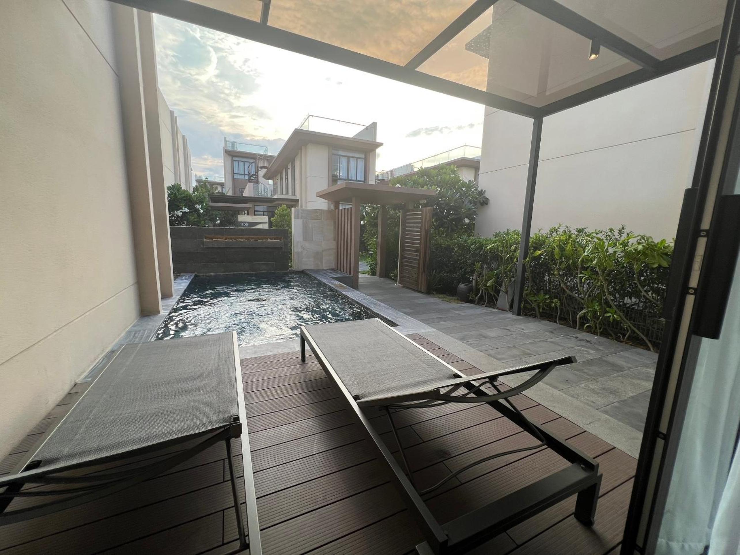 FAMILY Villa view 2