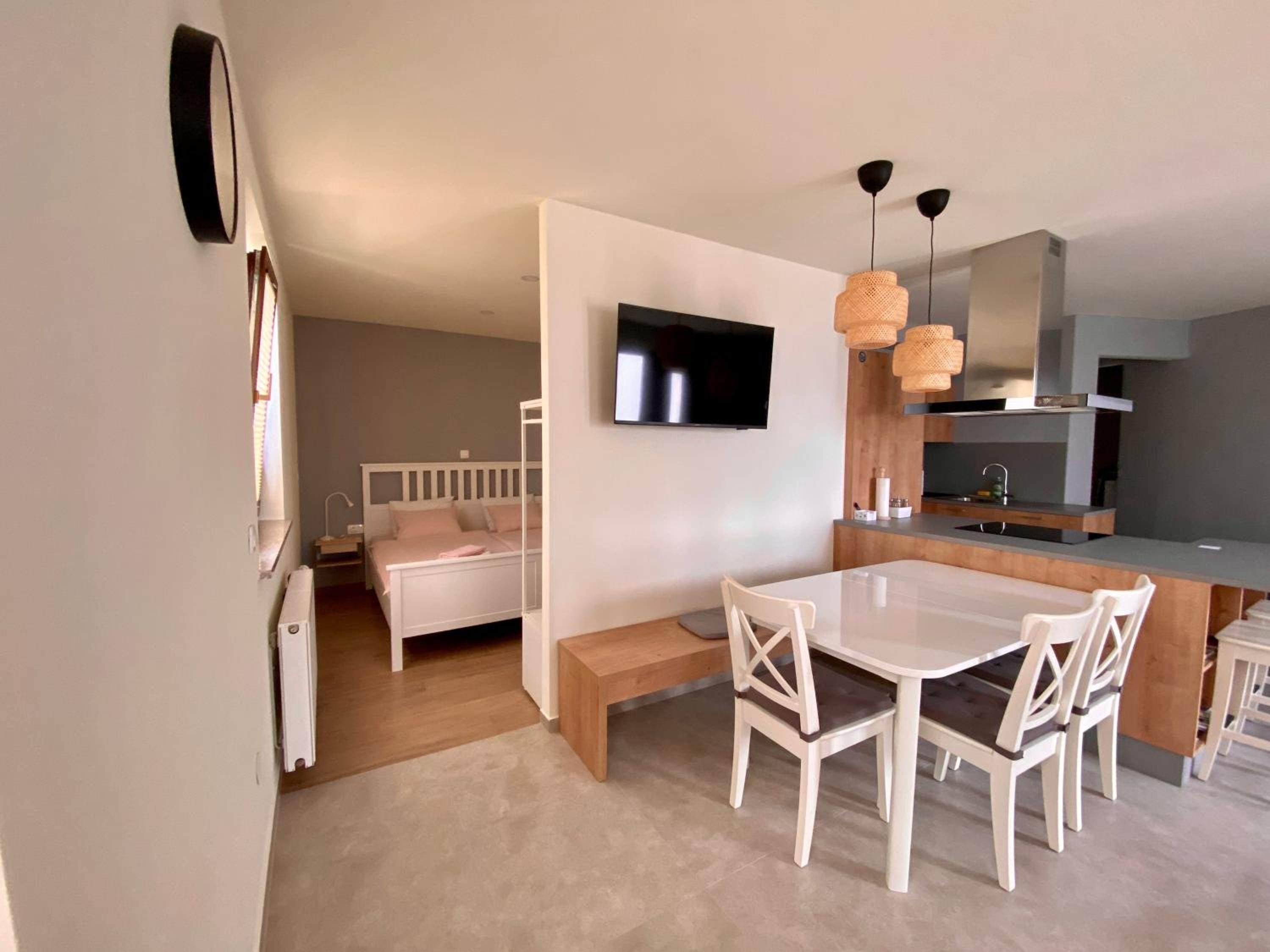 Apartma Lastovka