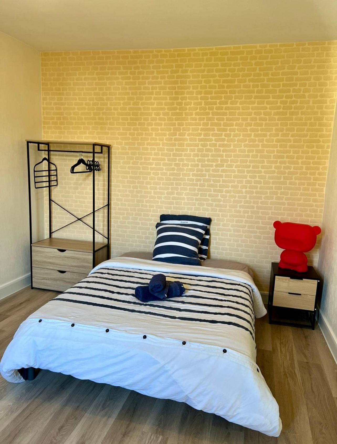 Duplex spacieux-2chambres-ideal vehicule electrique
