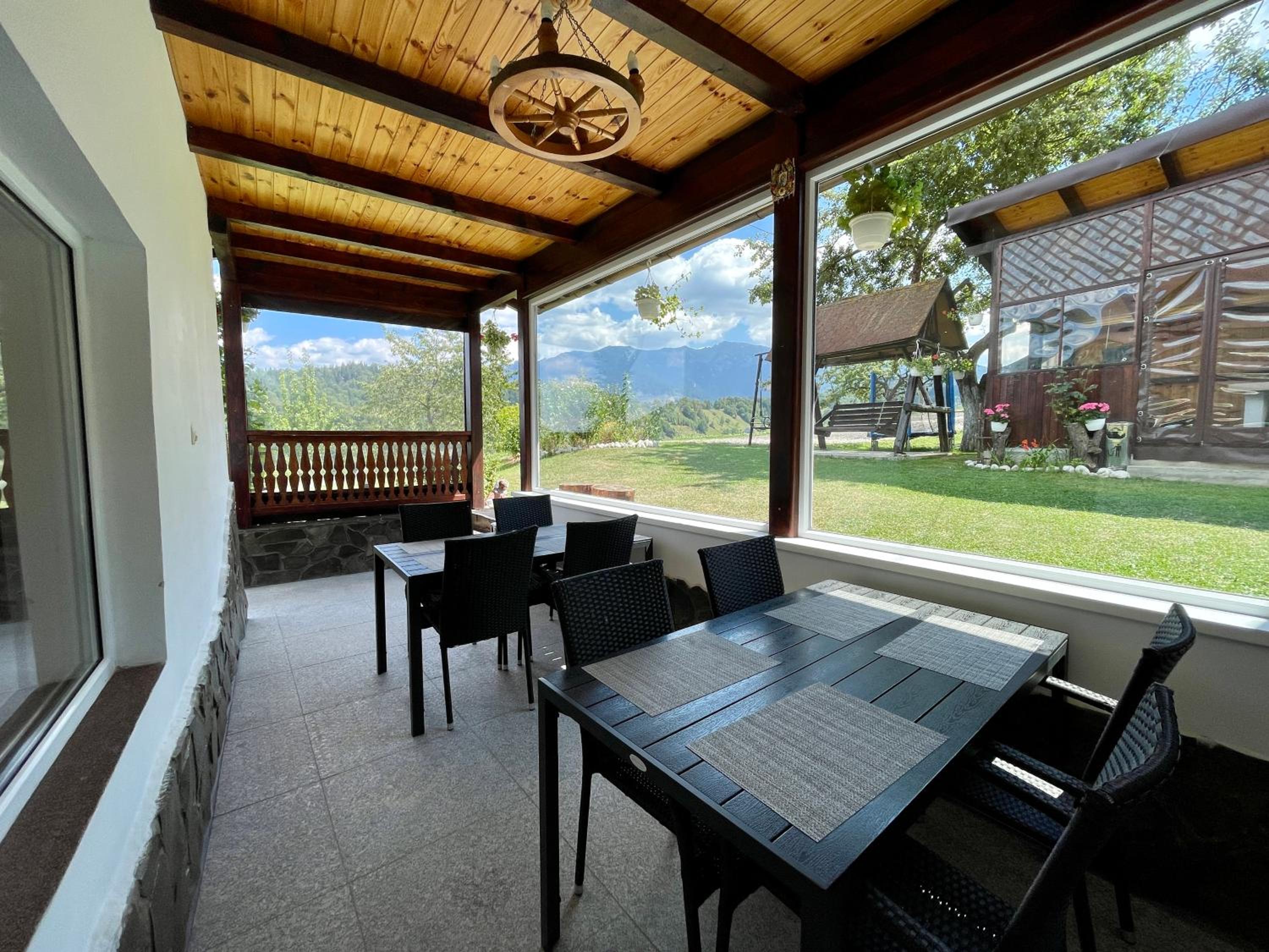 Casa Elena - vedere la munte view 2