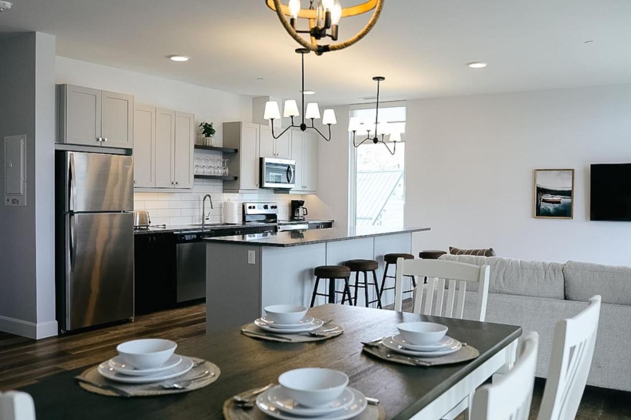 Beachview getaway at the New Carlyle 300 on the Main strip in Grand Bend