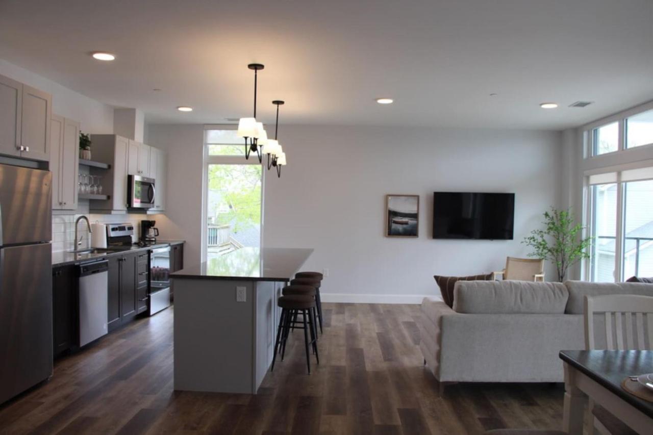 Beachview getaway at the New Carlyle 300 on the Main strip in Grand Bend