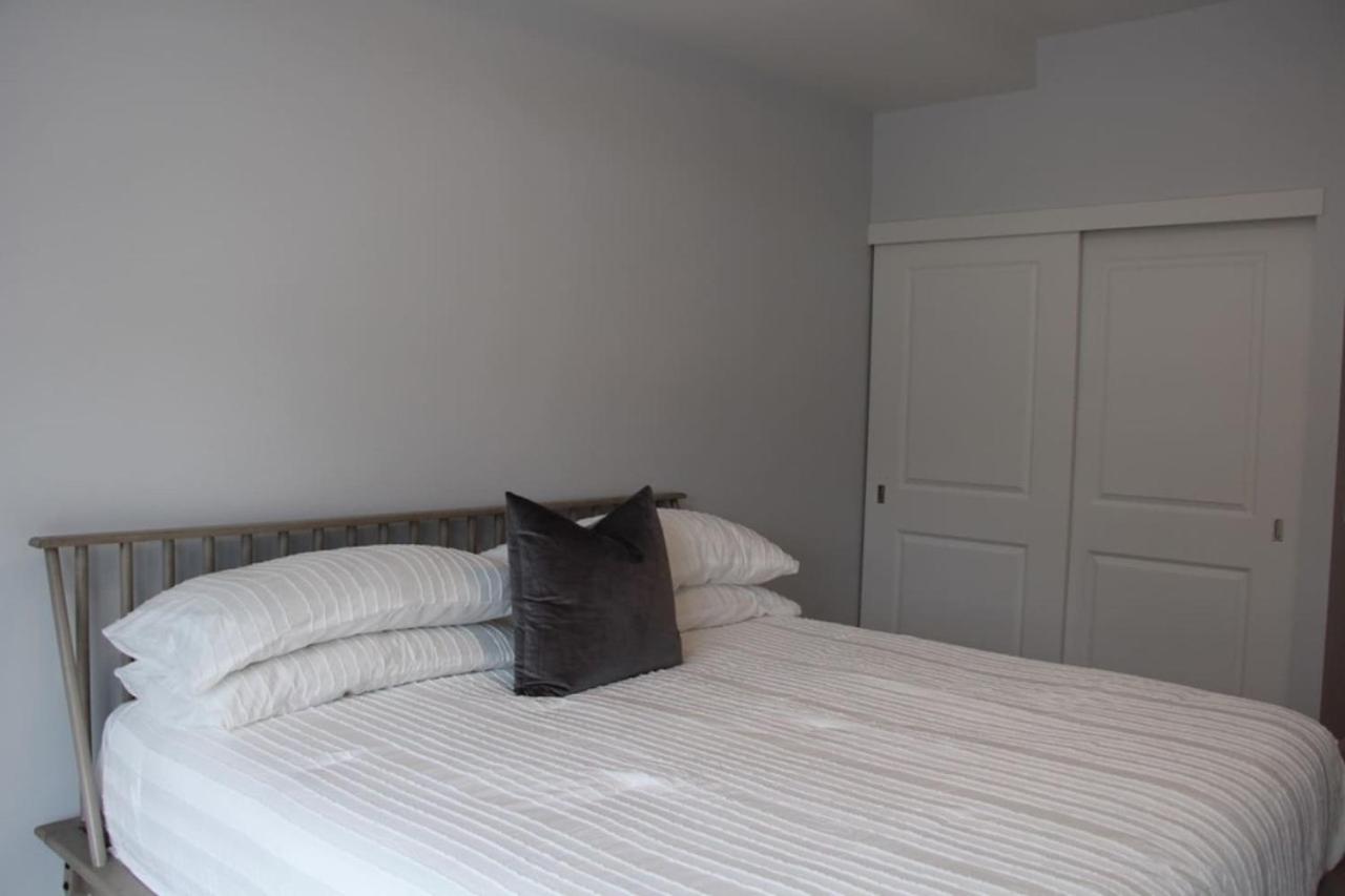 Beachview getaway at the New Carlyle 200 on the Main strip in Grand Bend