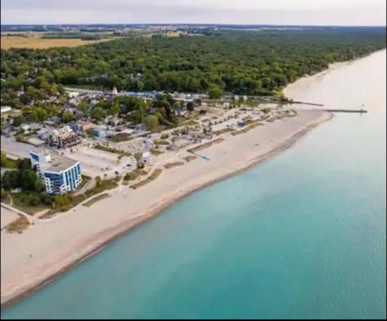 Beachview getaway at the New Carlyle 200 on the Main strip in Grand Bend