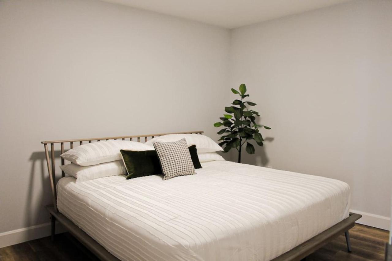 Beachview getaway at the New Carlyle 302 on the Main strip in Grand Bend