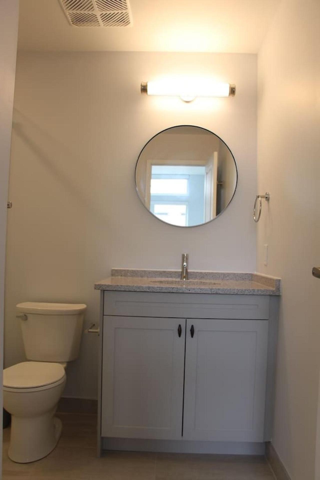 Beachview getaway at the New Carlyle 300 on the Main strip in Grand Bend
