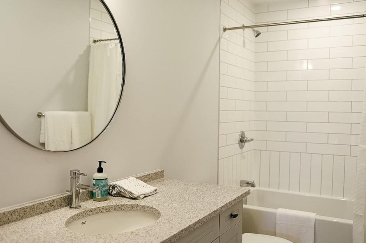 Beachview getaway at the New Carlyle 302 on the Main strip in Grand Bend
