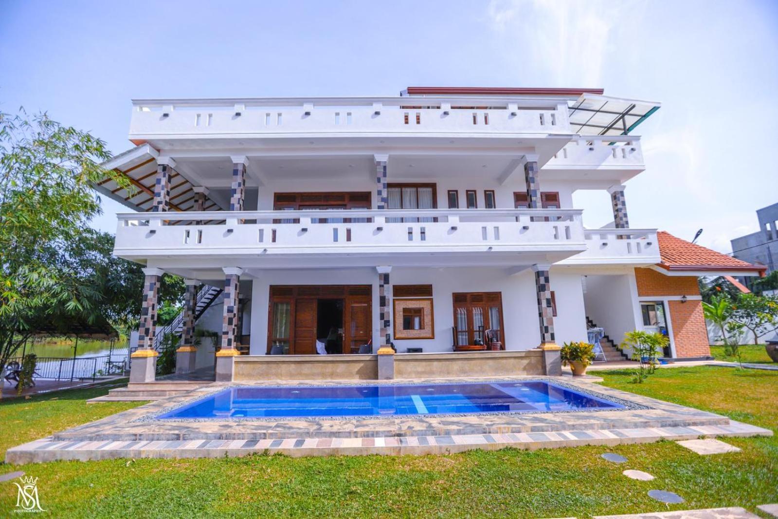 Rivershore Villas