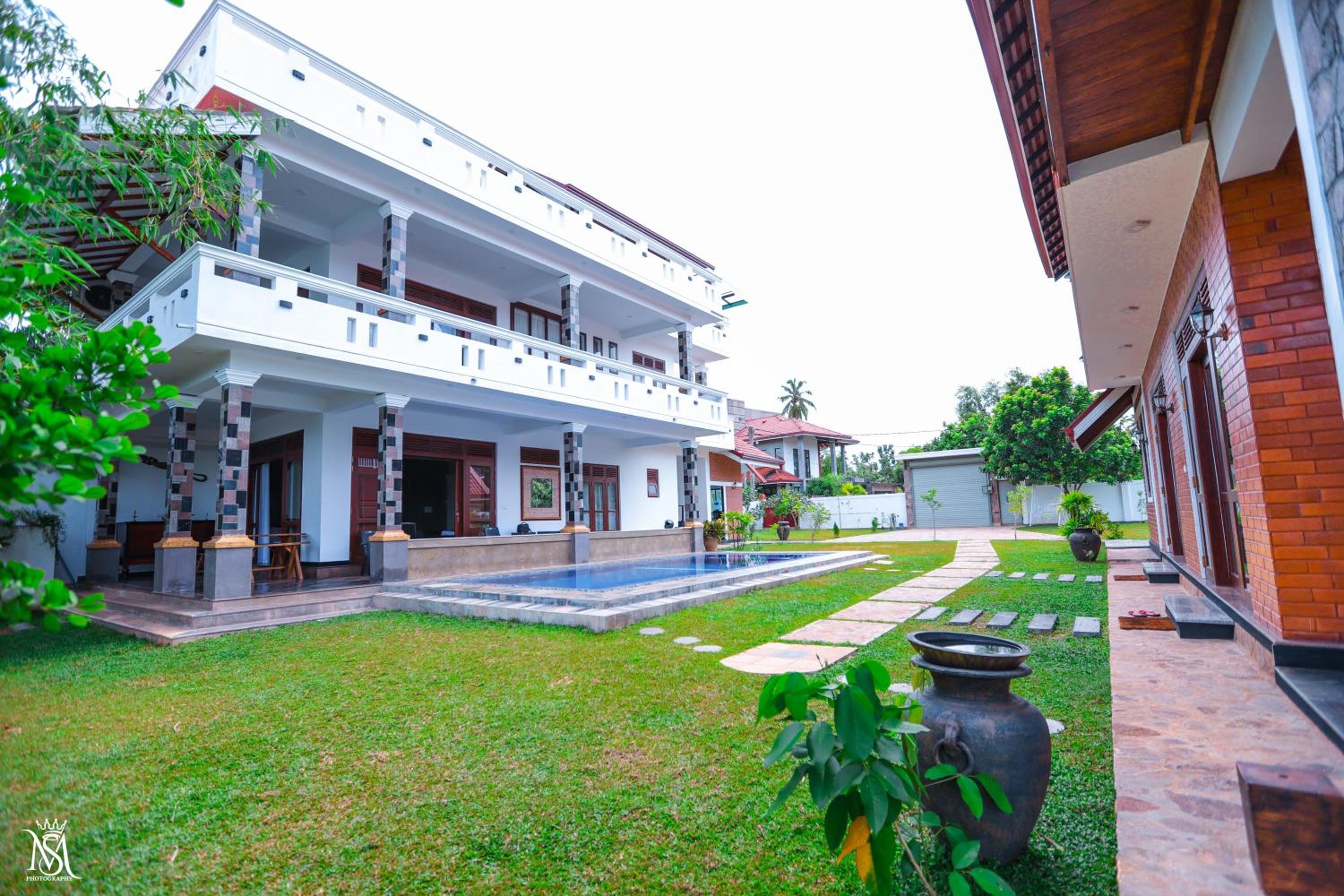 Rivershore Villas