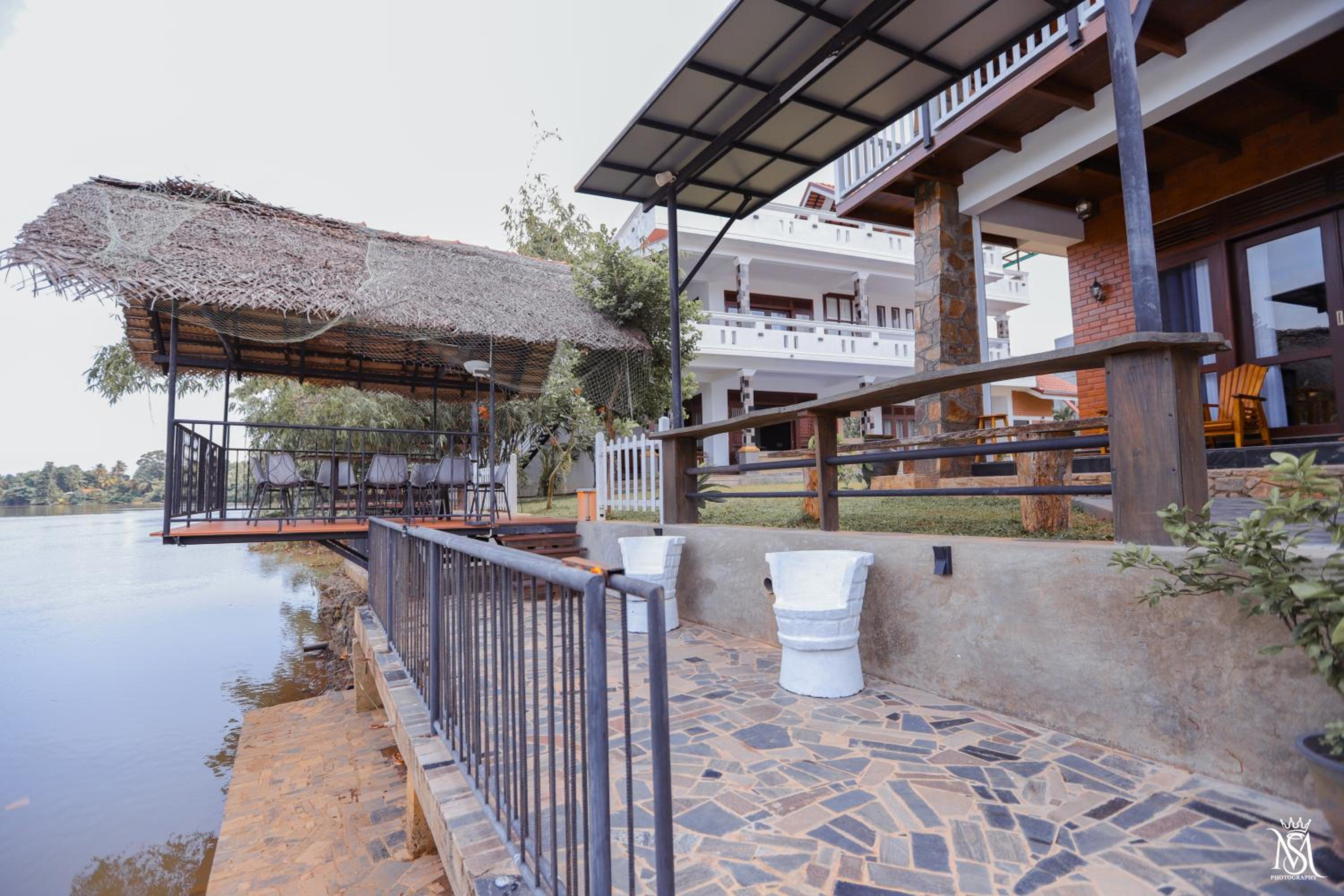 Rivershore Villas