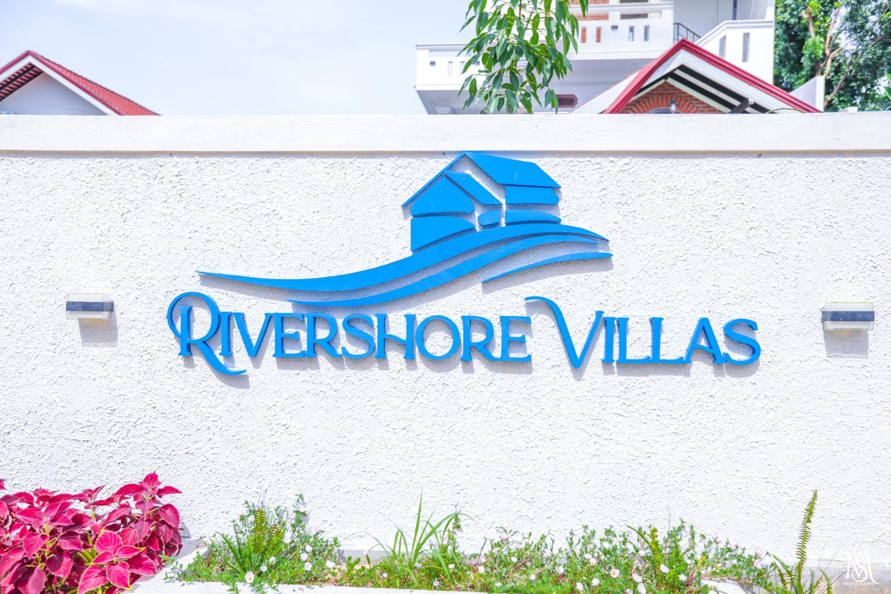 Rivershore Villas