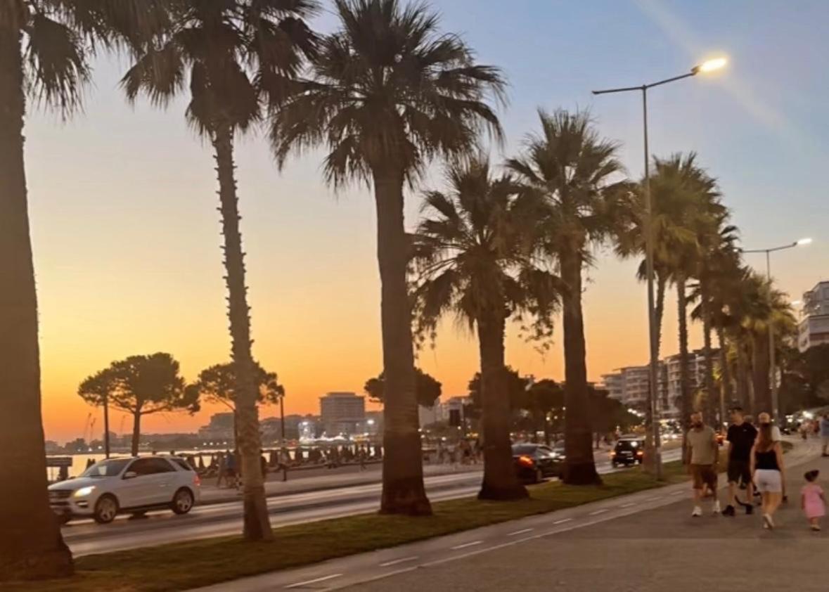 Durres Strand direkt am Meer