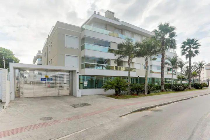 Apartamento Ingleses, Condomínio perto da praia