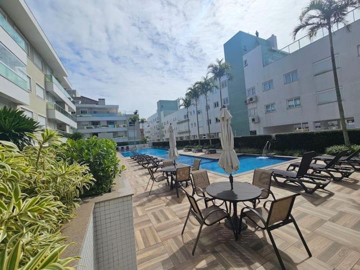 Apartamento Ingleses, Condomínio perto da praia