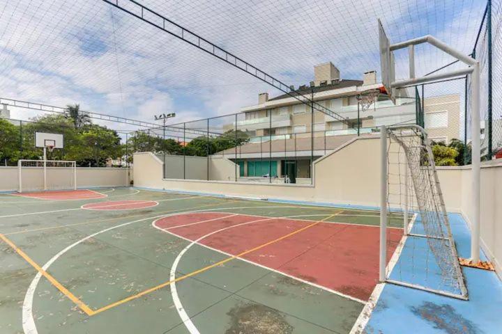 Apartamento Ingleses, Condomínio perto da praia