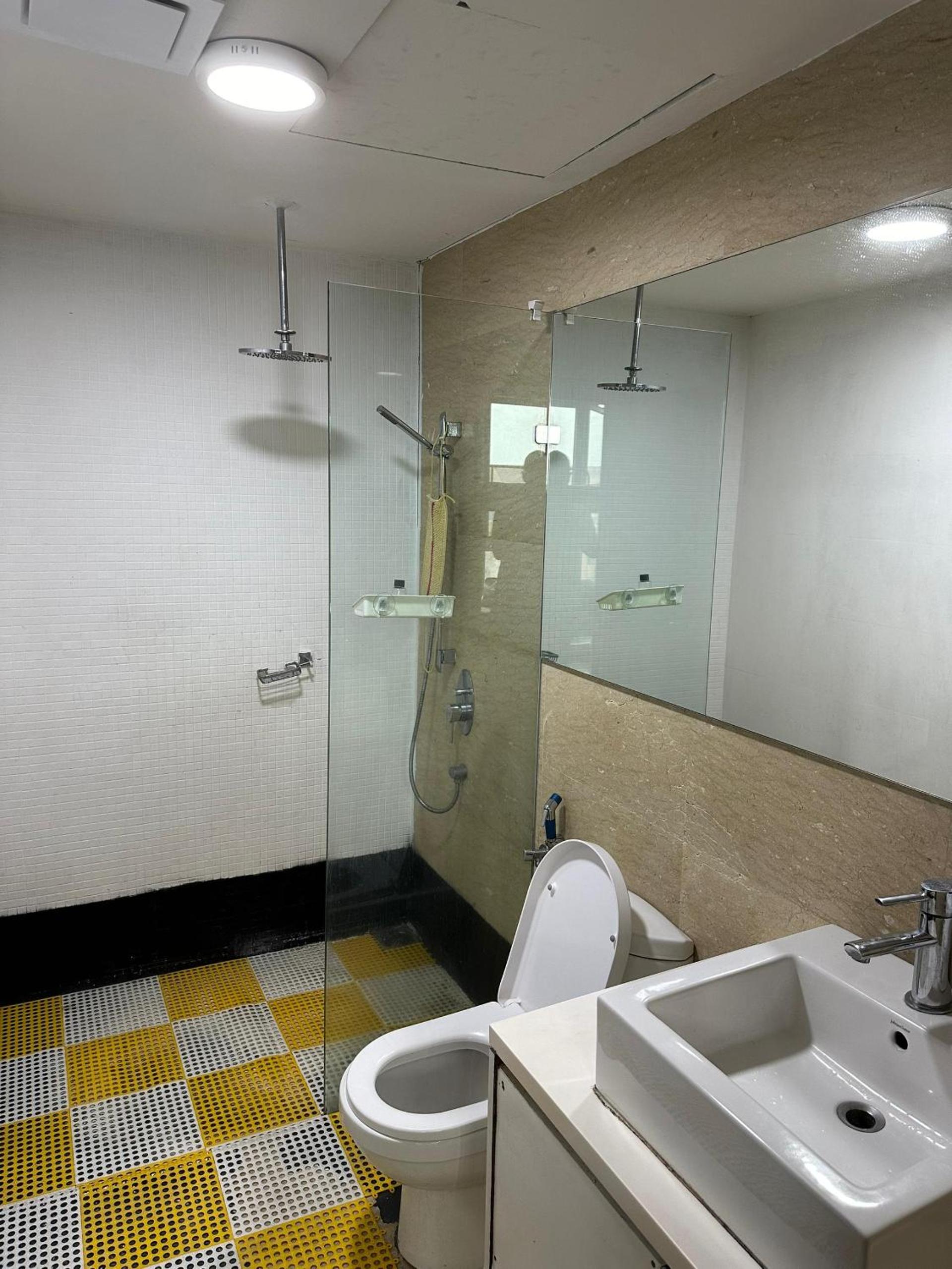 Regalia Infinity Skypool Hostel