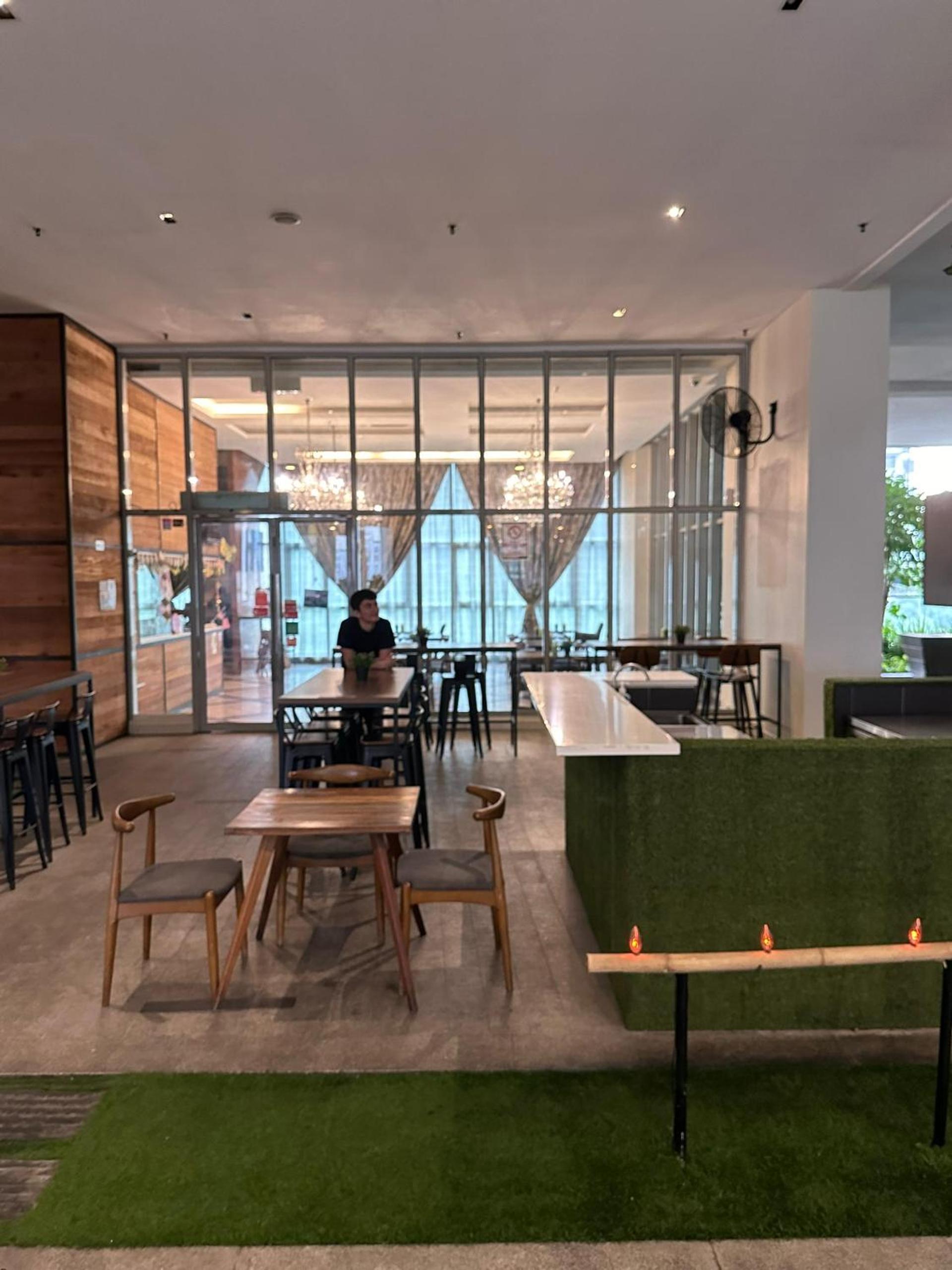 Regalia Infinity Skypool Hostel