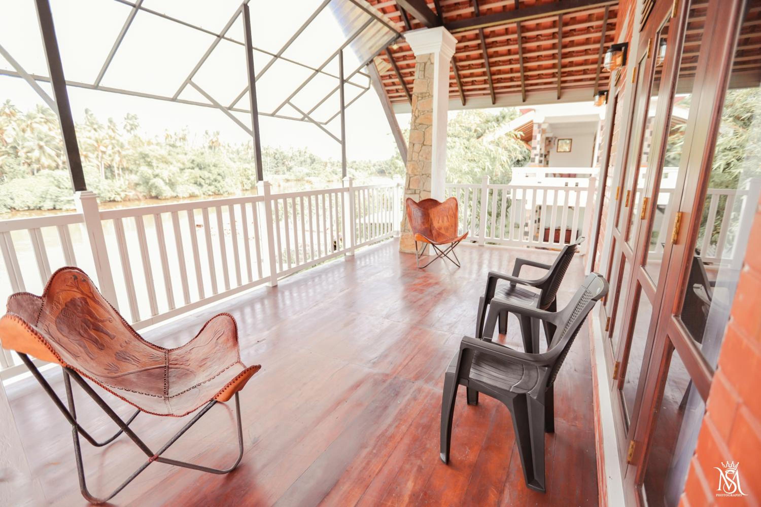 Rivershore Villas