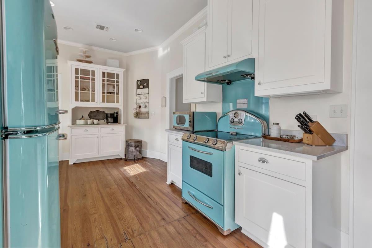 Henrys Haus close to Main St and Pet Friendly