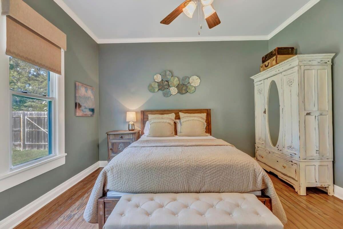 Henrys Haus close to Main St and Pet Friendly