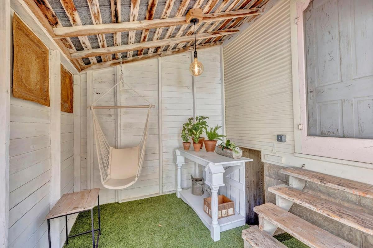 Henrys Haus close to Main St and Pet Friendly