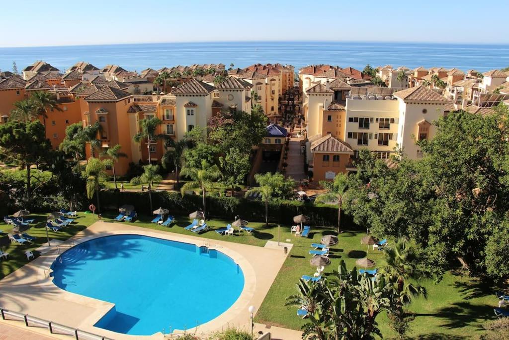 Apartamento en Elviria con vistas al mar