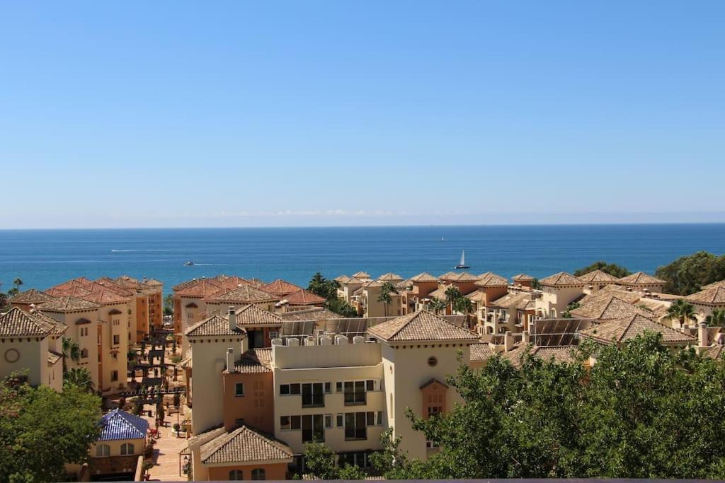 Apartamento en Elviria con vistas al mar