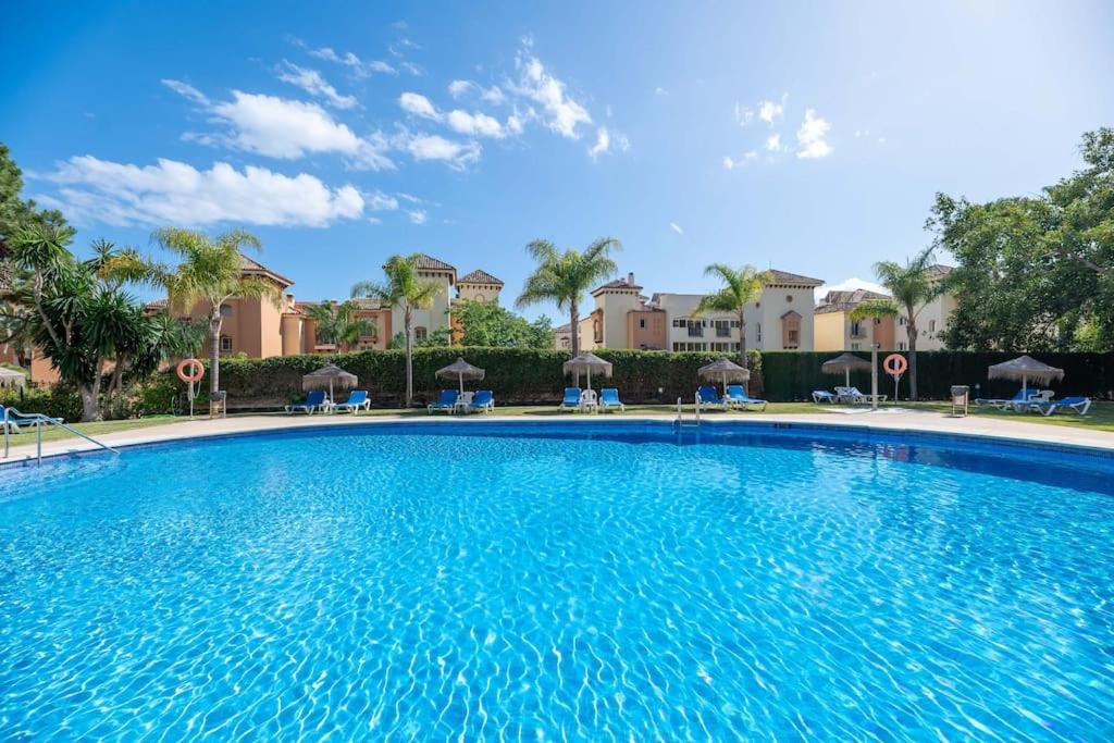Apartamento en Elviria con vistas al mar