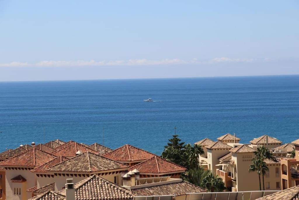 Apartamento en Elviria con vistas al mar