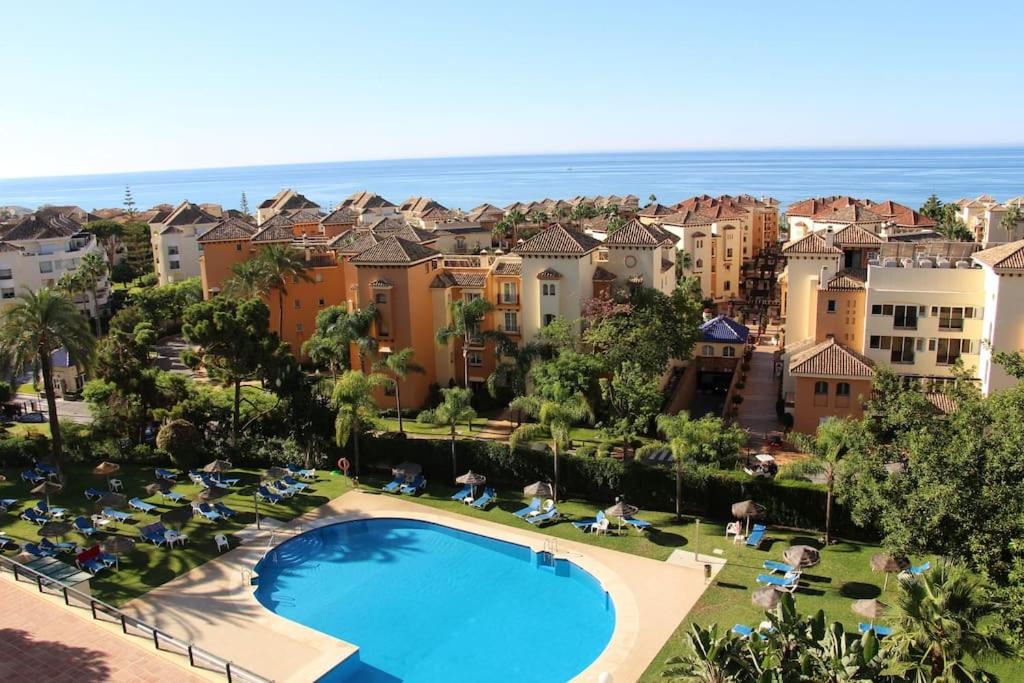 Apartamento en Elviria con vistas al mar