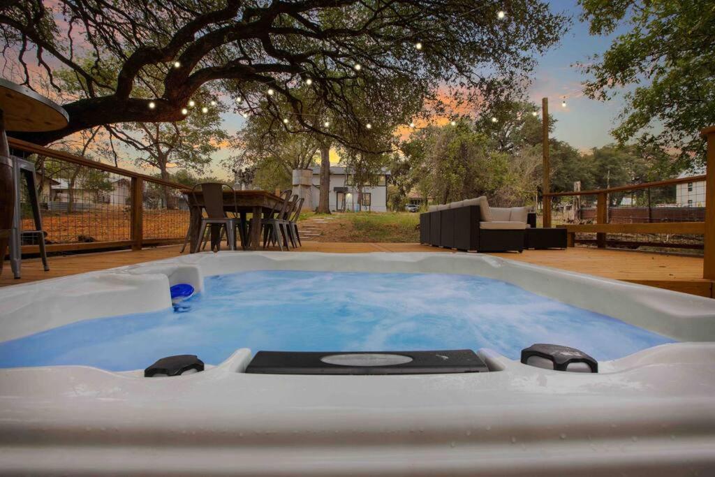 Josies Farmhaus Stock Pool Hot Tub Wildlife view 5