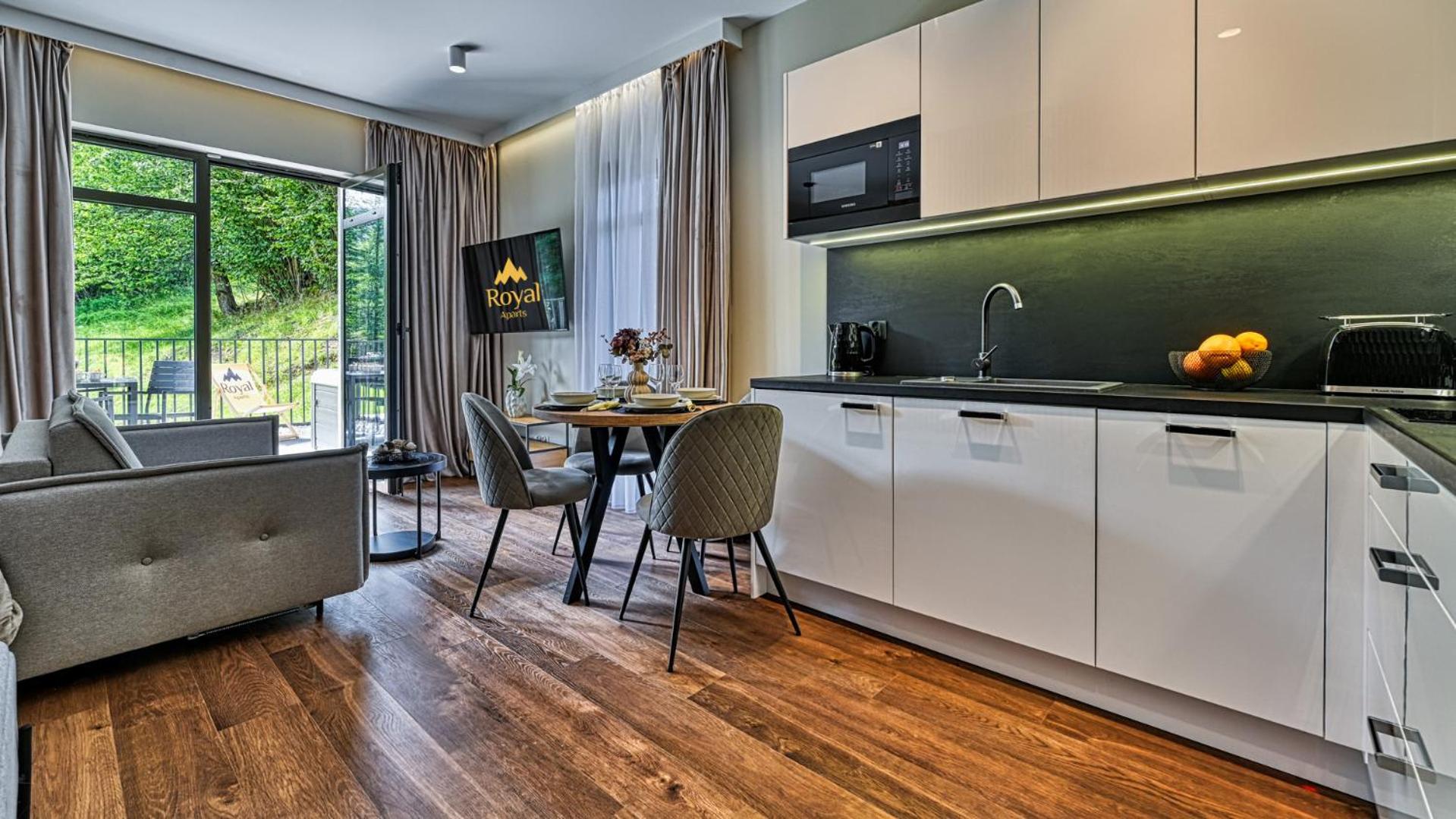 Apartament z prywatnym Jacuzzi Orlik VIP Residence - blisko wyciągu i Wang by Royal Aparts