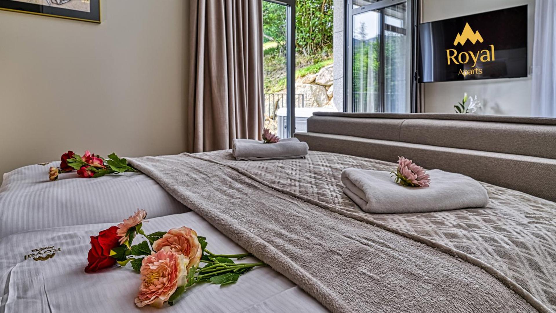 Apartament z prywatnym Jacuzzi Orlik VIP Residence - blisko wyciągu i Wang by Royal Aparts