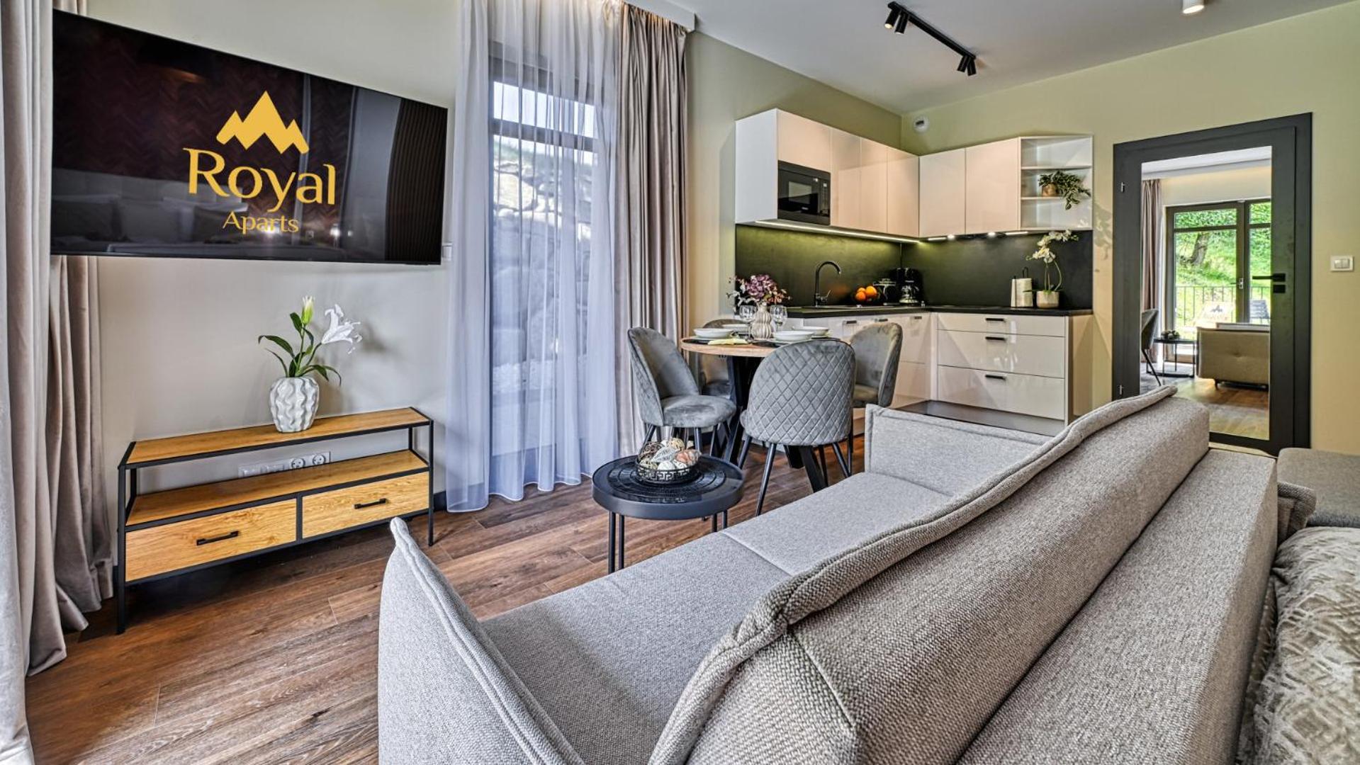 Apartament z prywatnym Jacuzzi Orlik VIP Residence - blisko wyciągu i Wang by Royal Aparts