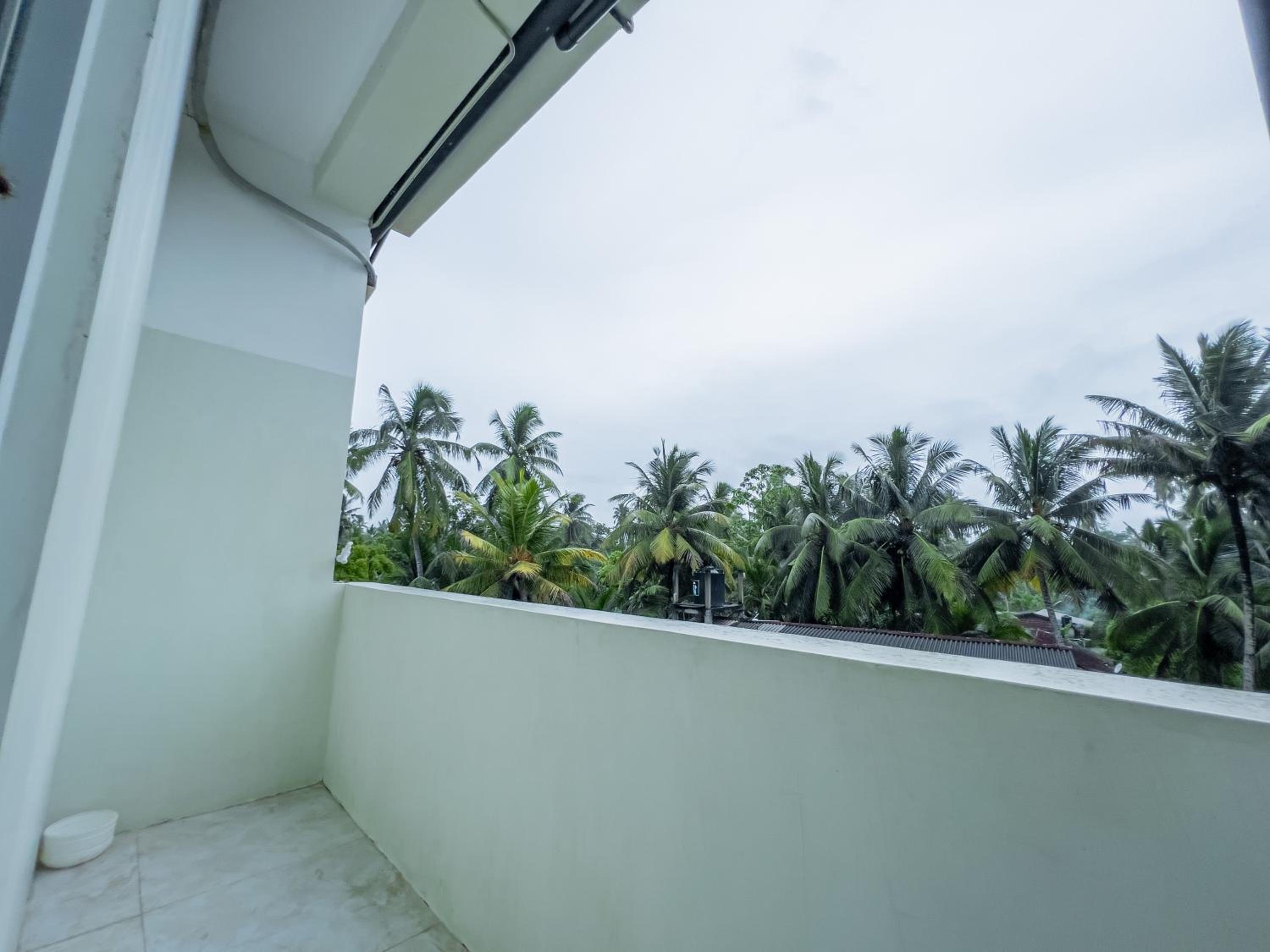 Eden Sea View