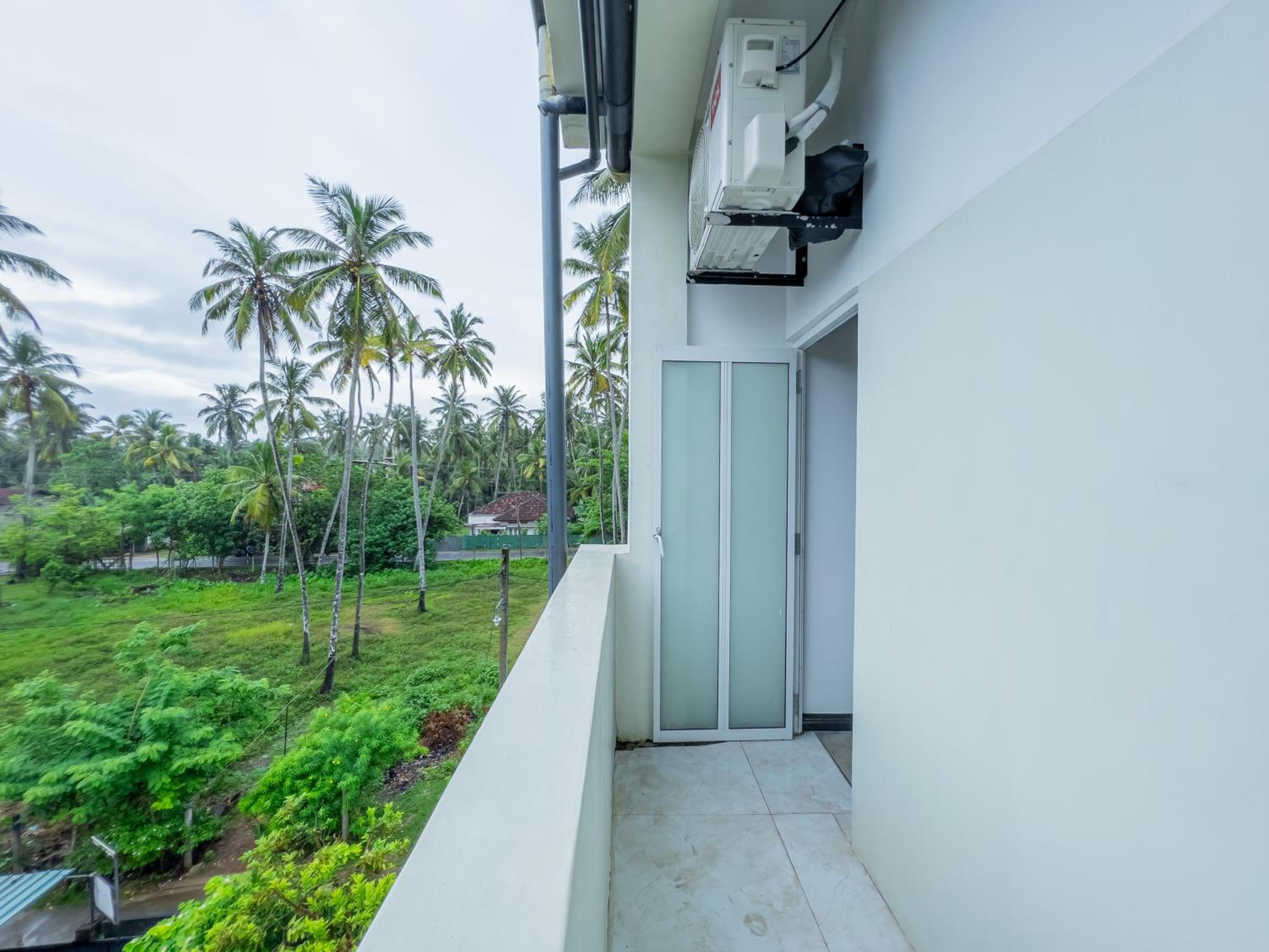 Eden Sea View