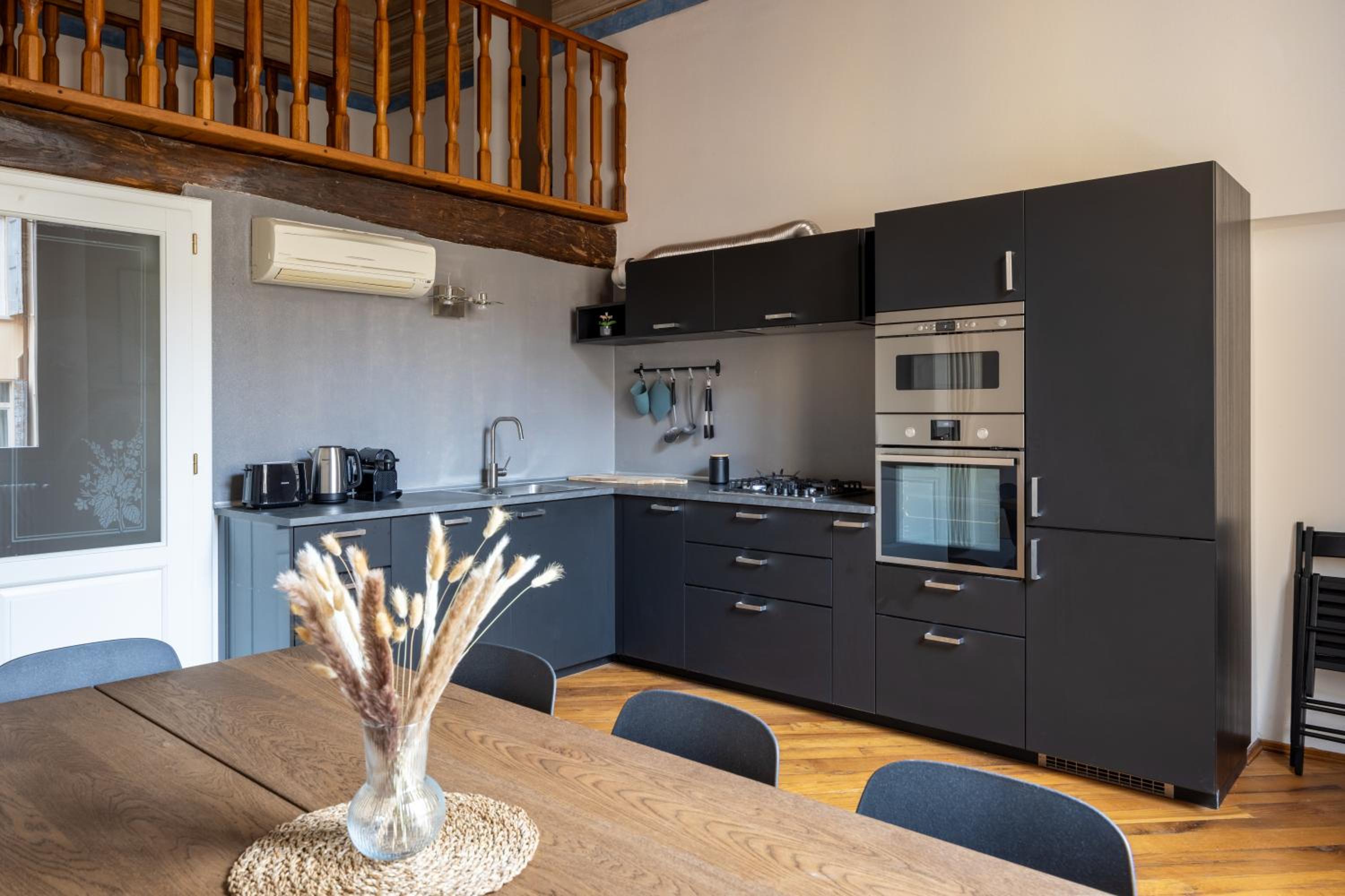 Dimora De' Poeti - 250 Square Meters Attic with Jacuzzi photo 4
